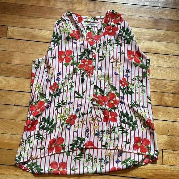 Bundle of Three 3 Assorted Women’s Sleeveless Blouses Size Medium - Picture 6 of 7